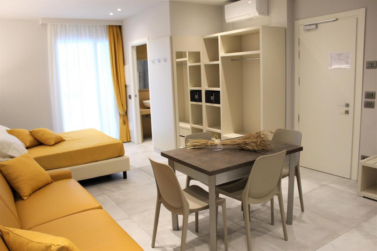 B&B Primrose Residence Hotel Ріміні Екстер'єр фото