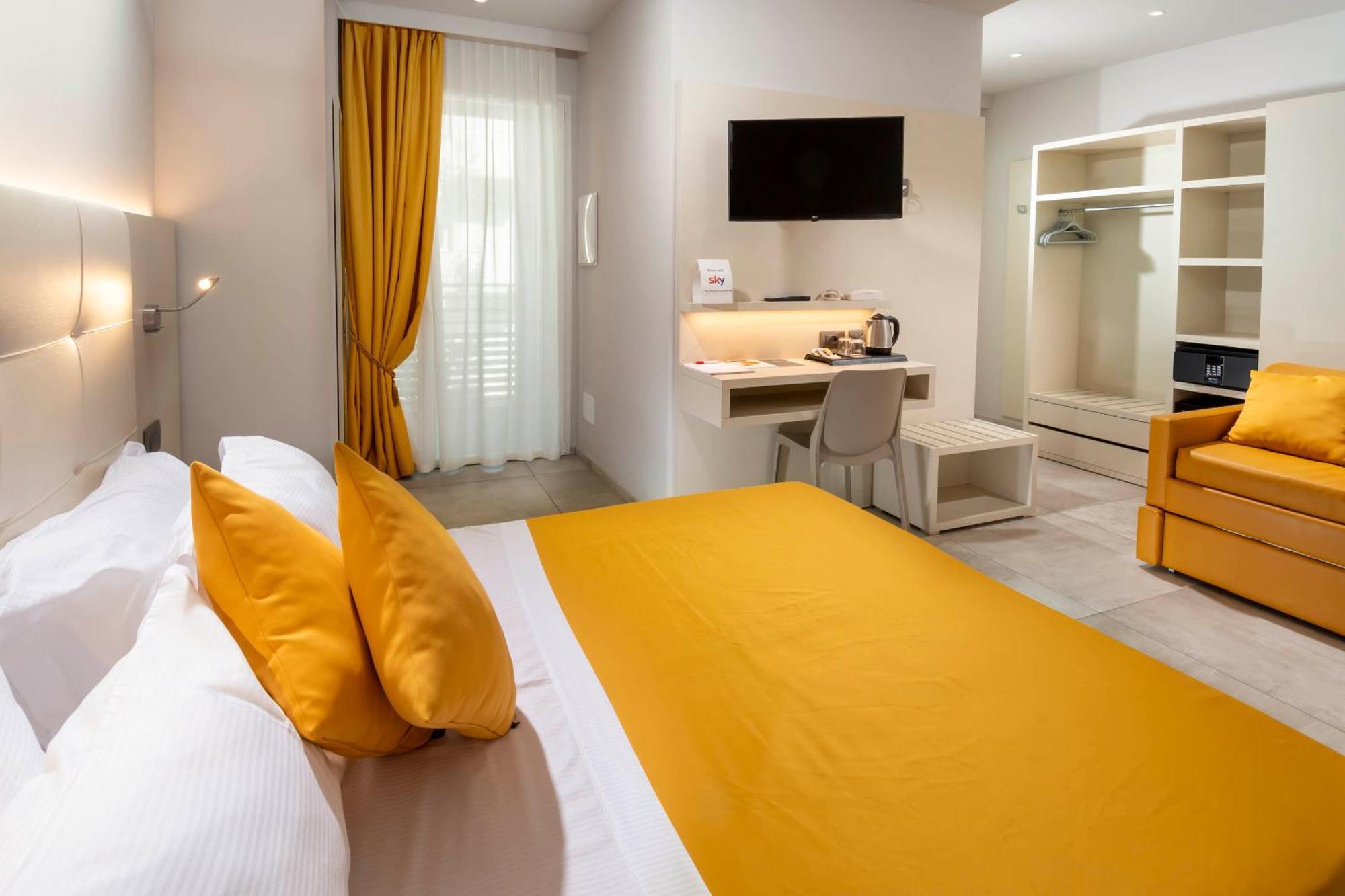B&B Primrose Residence Hotel Ріміні Екстер'єр фото