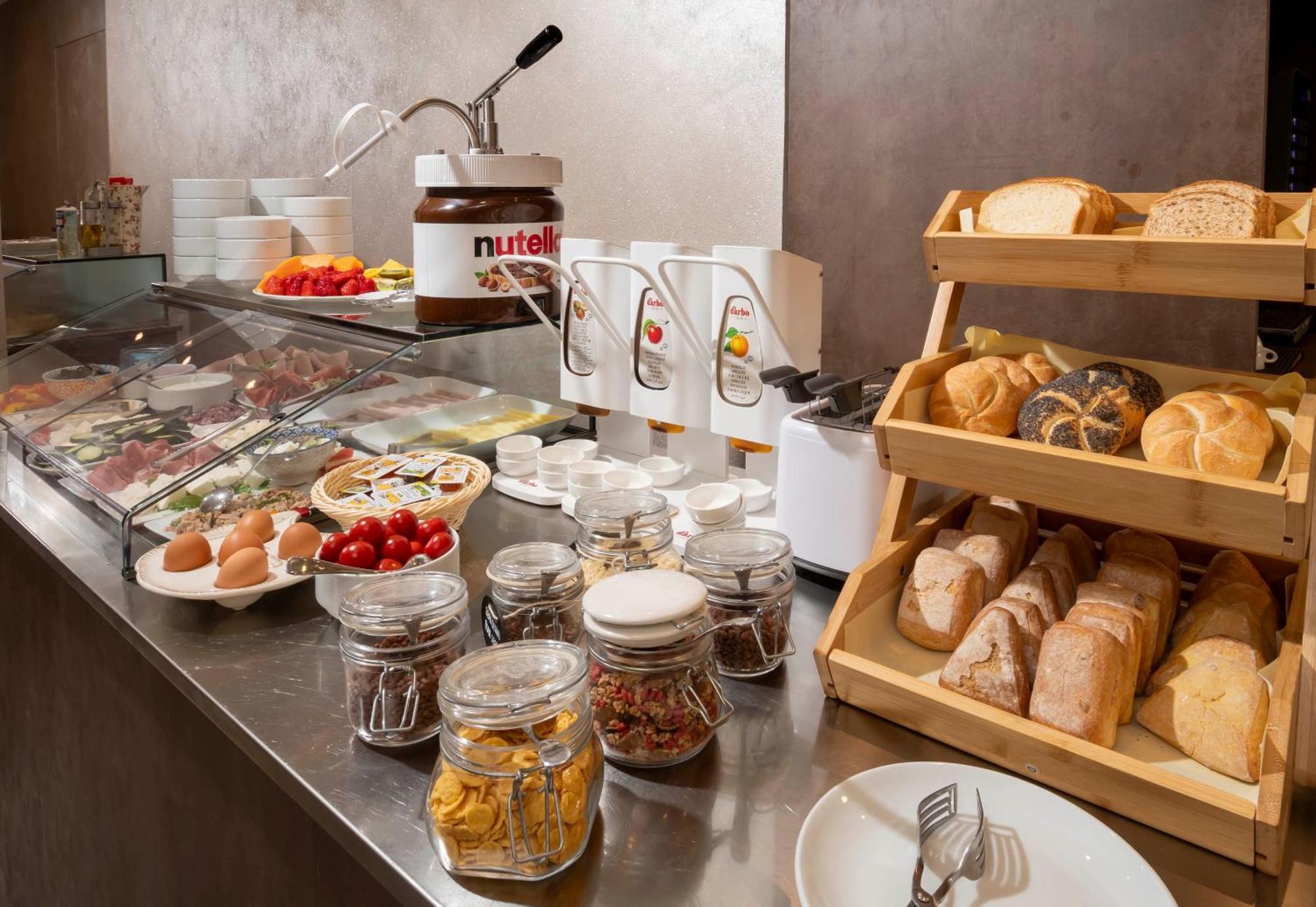 B&B Primrose Residence Hotel Ріміні Екстер'єр фото